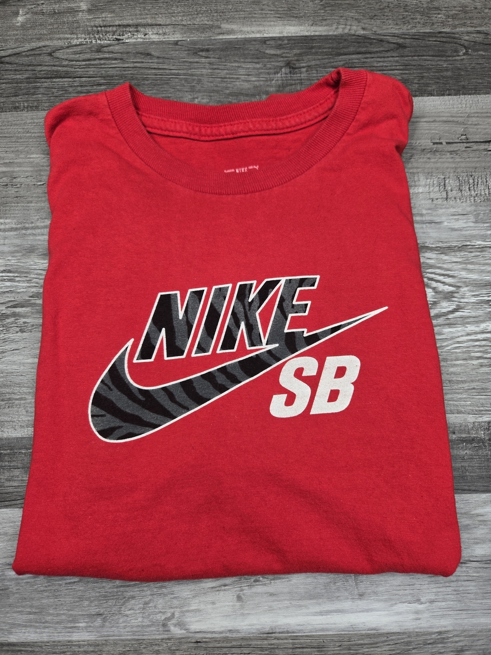 Nike SB Red Logo T-Shirt Mens Medium
